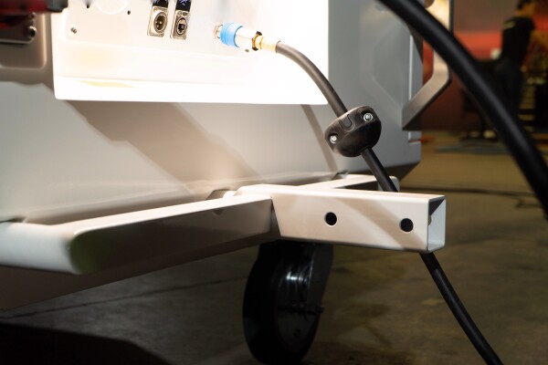 QF-2000 - towing system P-Laser's 2000 Watt laser cleaning machine